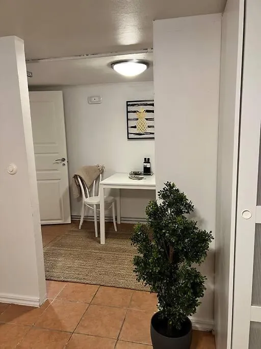 Kaellarlaegenhet Oergryte Apartment Gothenburg Sweden